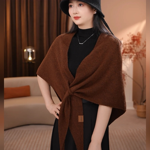 秋冬新款含羊毛三角围巾披肩韩版女护颈百搭大披肩时尚气质纯色女