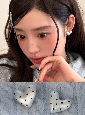 波点爱心银色耳钉2026巨好看高级感视觉系耳饰女日常耳环简约小众
