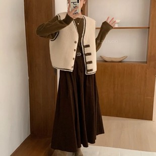 2023秋冬新品白色皮毛一体加厚羊羔毛休闲马甲仿皮草外套女