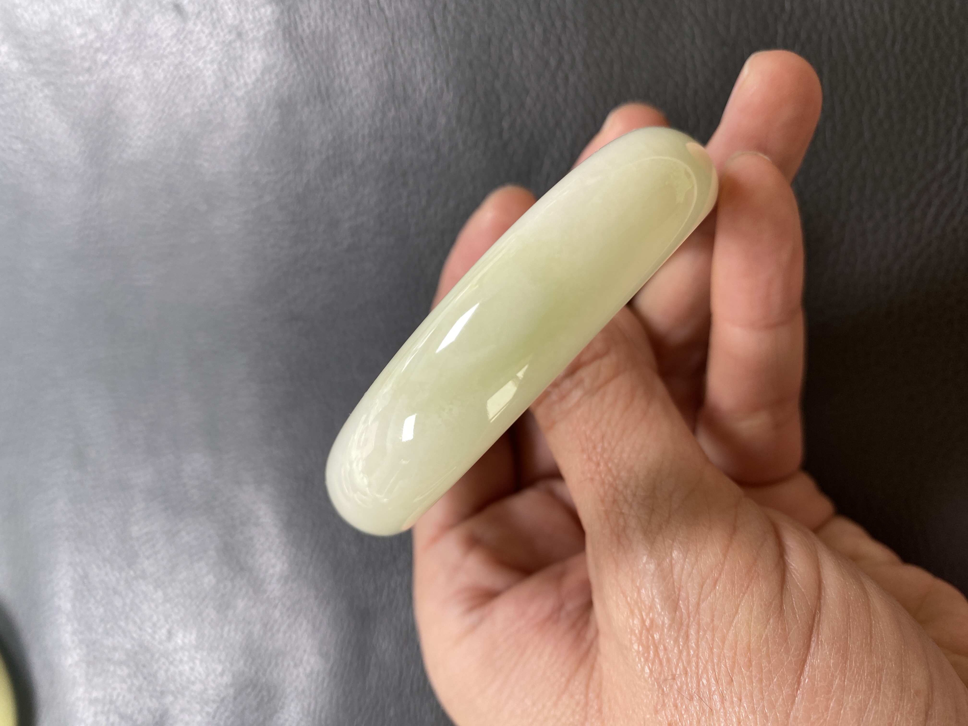 54陕西西安蓝田玉手镯  天然正品老坑料子蓝田玉老翠手镯带证书