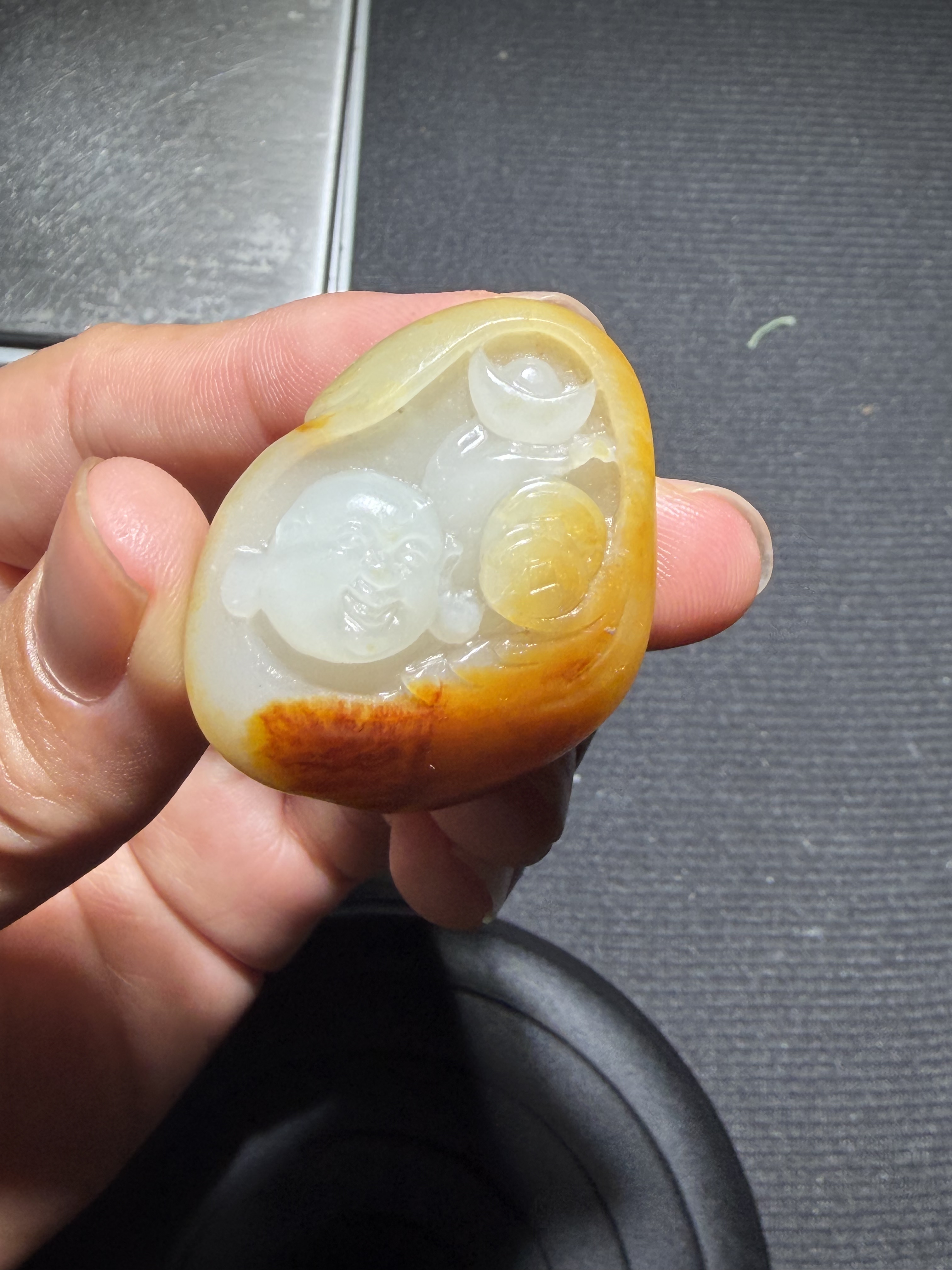 新疆和田玉籽料聚红皮金包玉佛公挂件 玛丽艳红皮30克