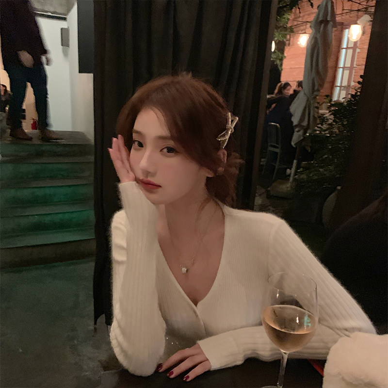 【美美的夏夏十周年经典返场限时特惠】 v领显瘦羊毛开衫女上衣_虎窝淘