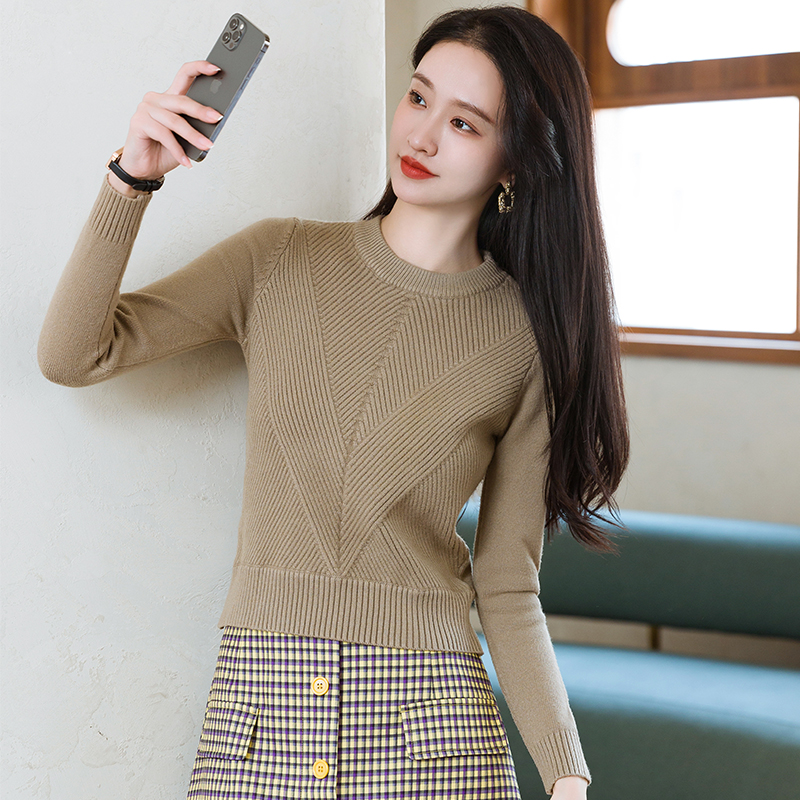 短款毛衣女套头修身打底衫针织衫