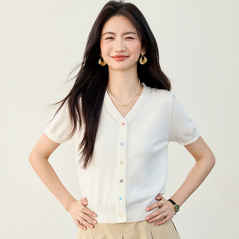 冰丝短款v领短袖t恤女夏2026新款图片