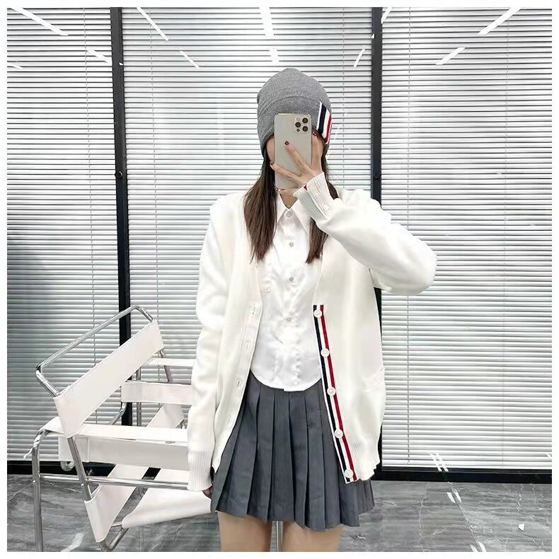 气质韩版女装后背彩条拼色修身tb针织羊毛开衫V领外套厚长袖毛衣