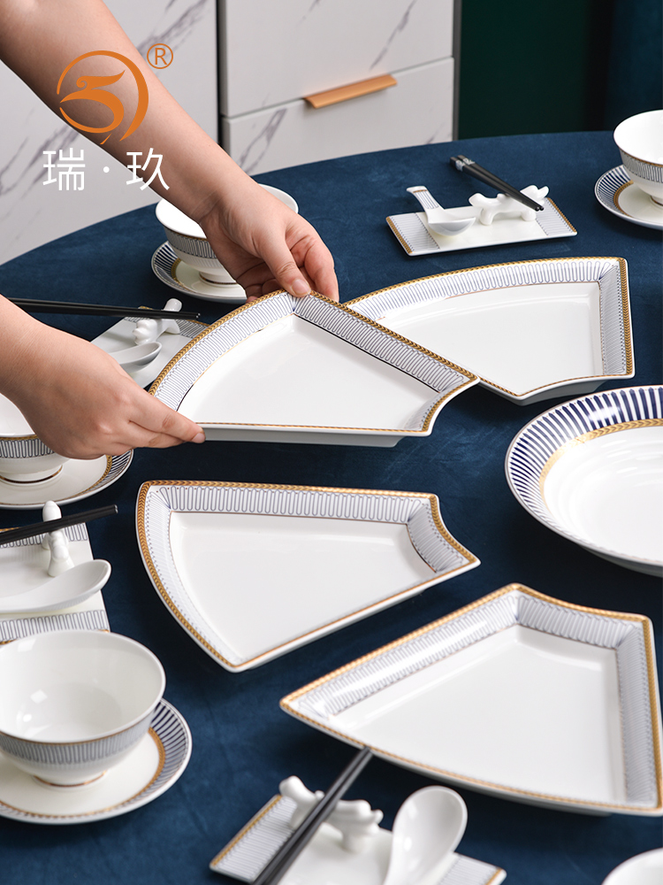 家庭8人圆桌骨瓷餐具套陶瓷碗和盘子组合金边餐具套乔家庆礼盒