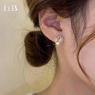 小巧精致爱心耳环女秋冬气质独特小众高级耳钉2026新款 巨好看 爆款