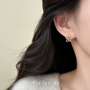 香槟金施家珍珠花朵耳钉女轻奢高级感气质耳环耳饰2026新款爆款