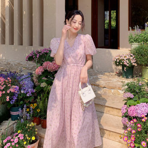 粉色v领碎花连衣裙女夏2025新款法式收腰显瘦浪漫优雅绝美初恋裙图片