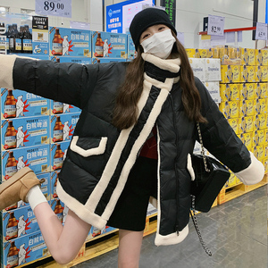 独特超好看羊羔毛拼接羽绒服女冬2025新款小众设计感炸街机车外套图片