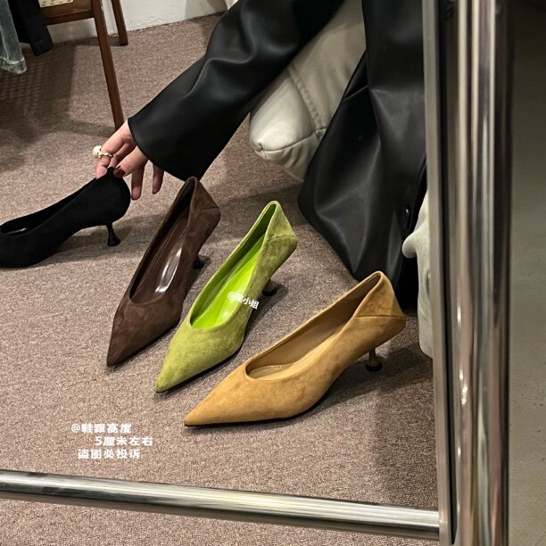 吴小姐新品！2026春季新款绒面尖头浅口高跟鞋法式气质黑色单鞋女