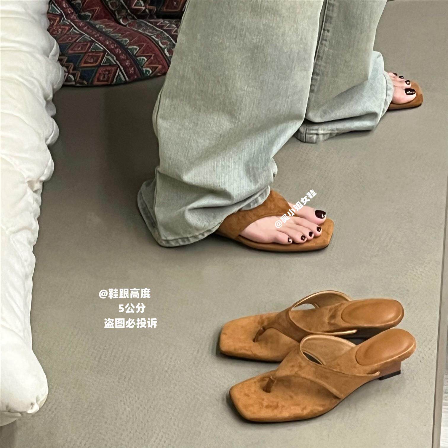法式复古焦糖色绒面夹趾方头坡跟凉拖鞋女夏季外穿气质百搭时装鞋