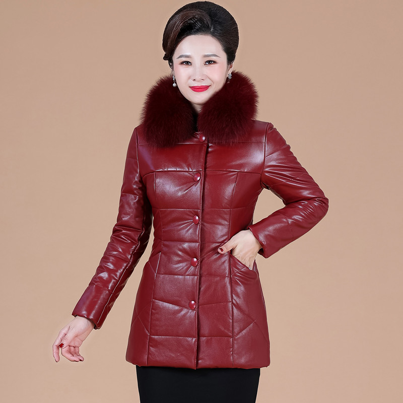 真皮羽绒服女短款妈妈装皮衣外套