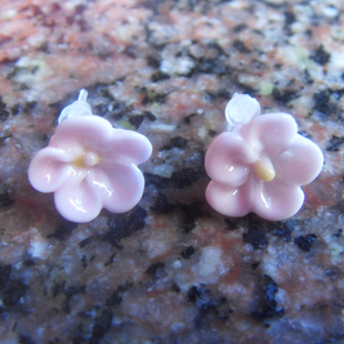 miracle饰品屋 景德镇陶瓷手工制 小清新黄点心红花形颜色釉耳钉