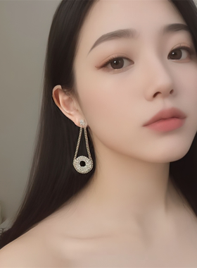迷人饰品  韩版新款时尚满钻个性潮流圈圈显瘦网红百搭经典耳饰女