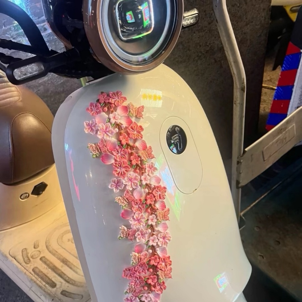 适用九号Q80C/85c/70C车身立体桃花动漫薇尔防水装饰贴纸仿真饰品