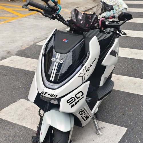 适用25款极核AE4/AE4SE车身拉花