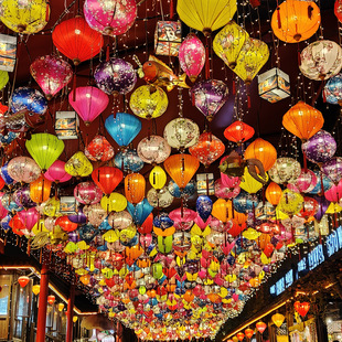 新年元宵节景区室外布景防水绸缎钻石灯笼商场复古风装饰越南花灯