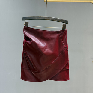 红色性感小皮裙女配靴子气质修身包臀短裙秋季PU皮褶皱花苞半身裙