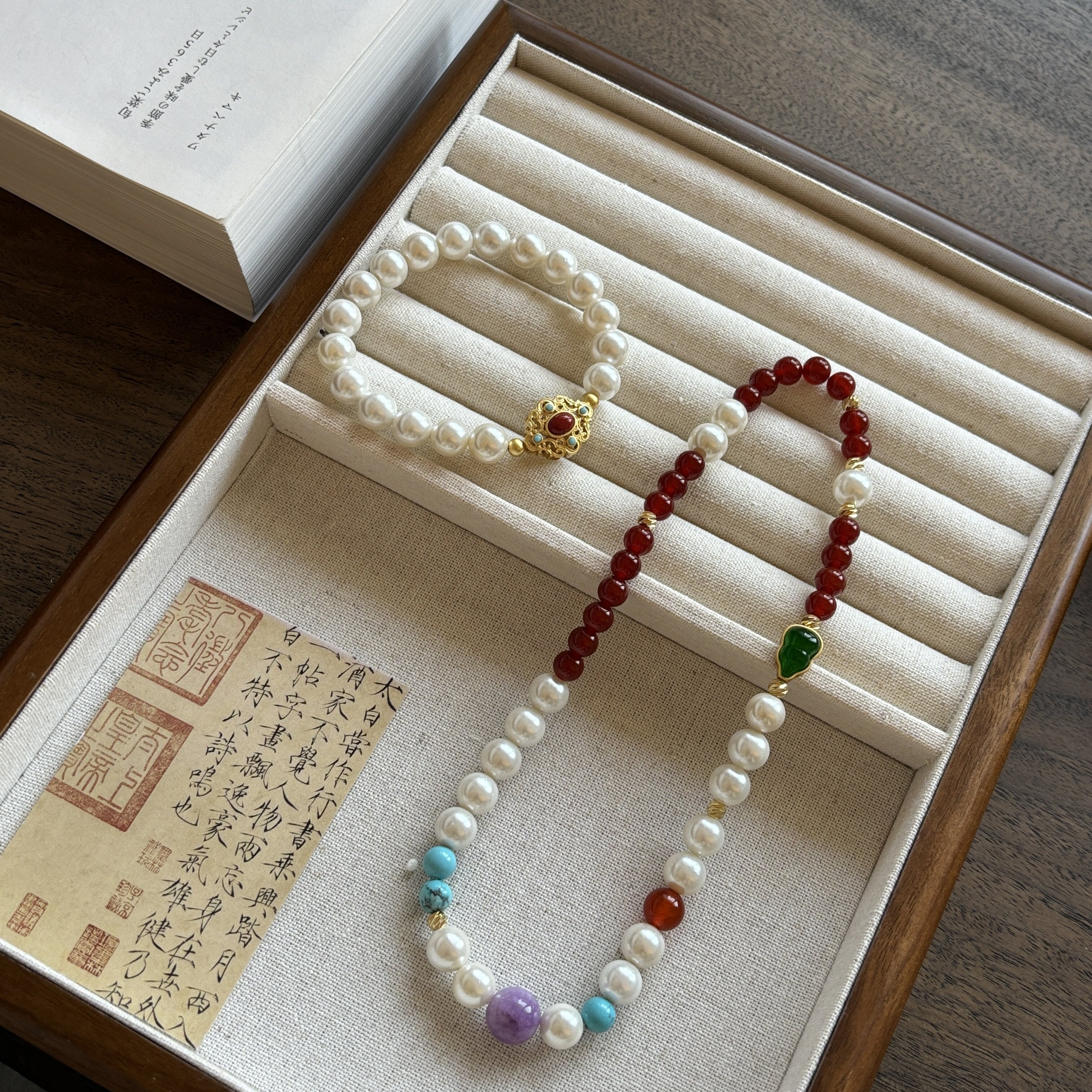 玉瘦香浓 檀深雪散 原创珍珠天然红玛瑙搭配贝壳珍珠古法沙金手链