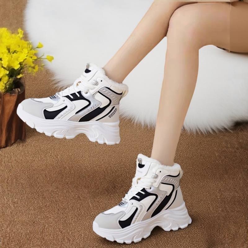 2025新款雪地靴今年小个子的轻便