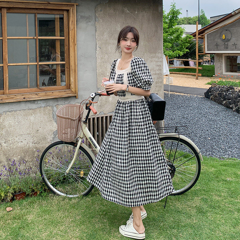 蕾丝格纹方领连衣裙女夏2024新款减龄显瘦学院风文艺复古长裙网红，女装连衣裙，艾艾淮淮