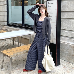 韩系少女灰色开衫格子吊带背心阔腿裤三件套女2025秋季新款小个子图片