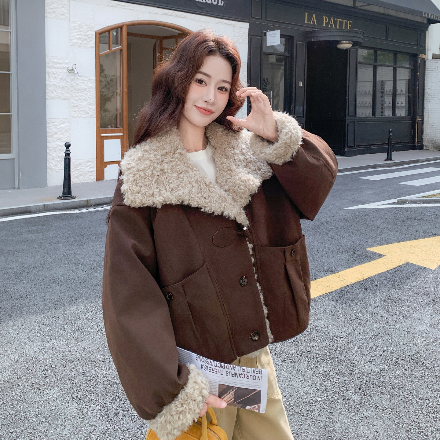 【新款】90绒现货毛绒拼接羽绒服297-1890-P275-K408，女装短外套，艾艾淮淮