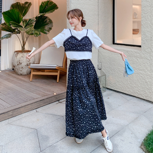 轻熟风设计感夏日ootd穿搭女2025新款假两件上衣碎花半身裙两件套图片