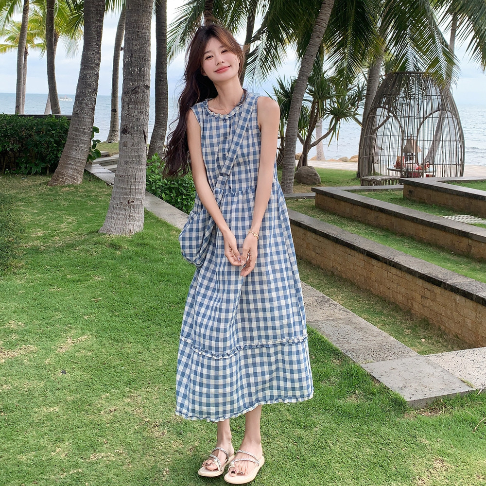 高腰显瘦巨好看蓝色格子连衣裙女2025夏季新款复古小心机长裙子,女装连衣裙,艾艾淮淮