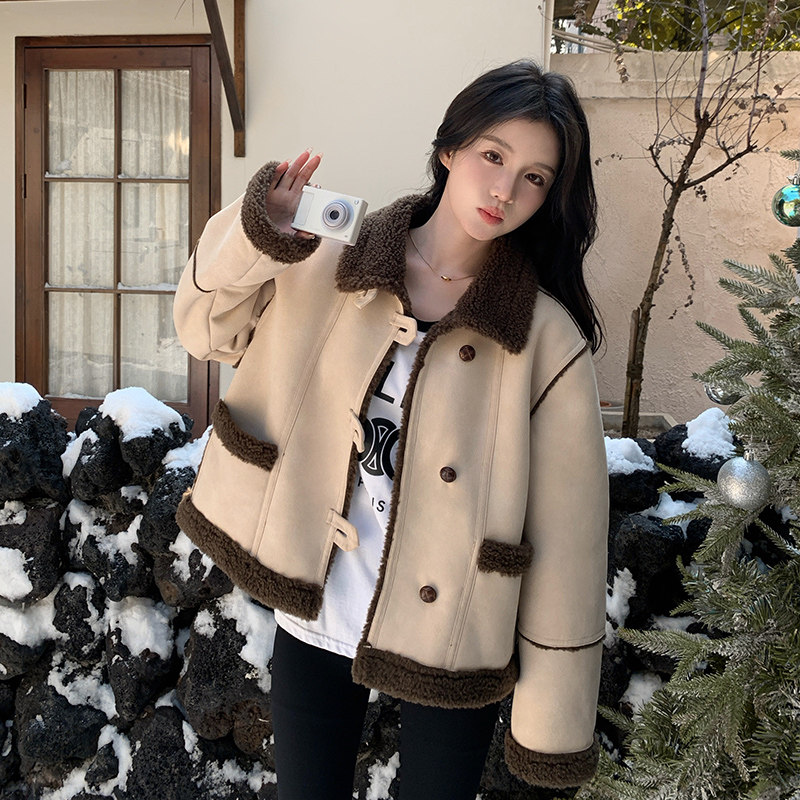 翻领撞色羊羔毛外套女冬季独特漂亮巨好看高级感皮衣一体加厚棉服,女装短外套,艾艾淮淮
