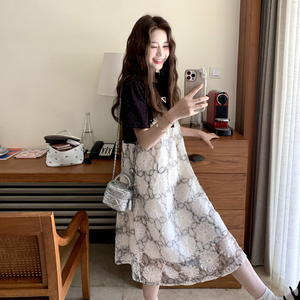 假两件蕾丝钩花拼接连衣裙女2025夏季小众设计撞色圆领A字中长裙