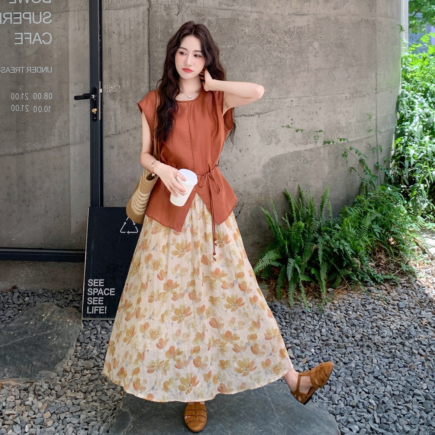 温柔系穿搭无袖上衣时尚套装女夏新款小个子显瘦碎花半身裙两件套,女装套装/套裙,艾艾淮淮