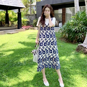 设计感镂空花朵背心裙女2025夏季新款简约百搭休闲短袖图片