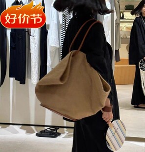 THREE新品网红同款时尚百搭草编撞色水桶设计手提单肩包女大容量
