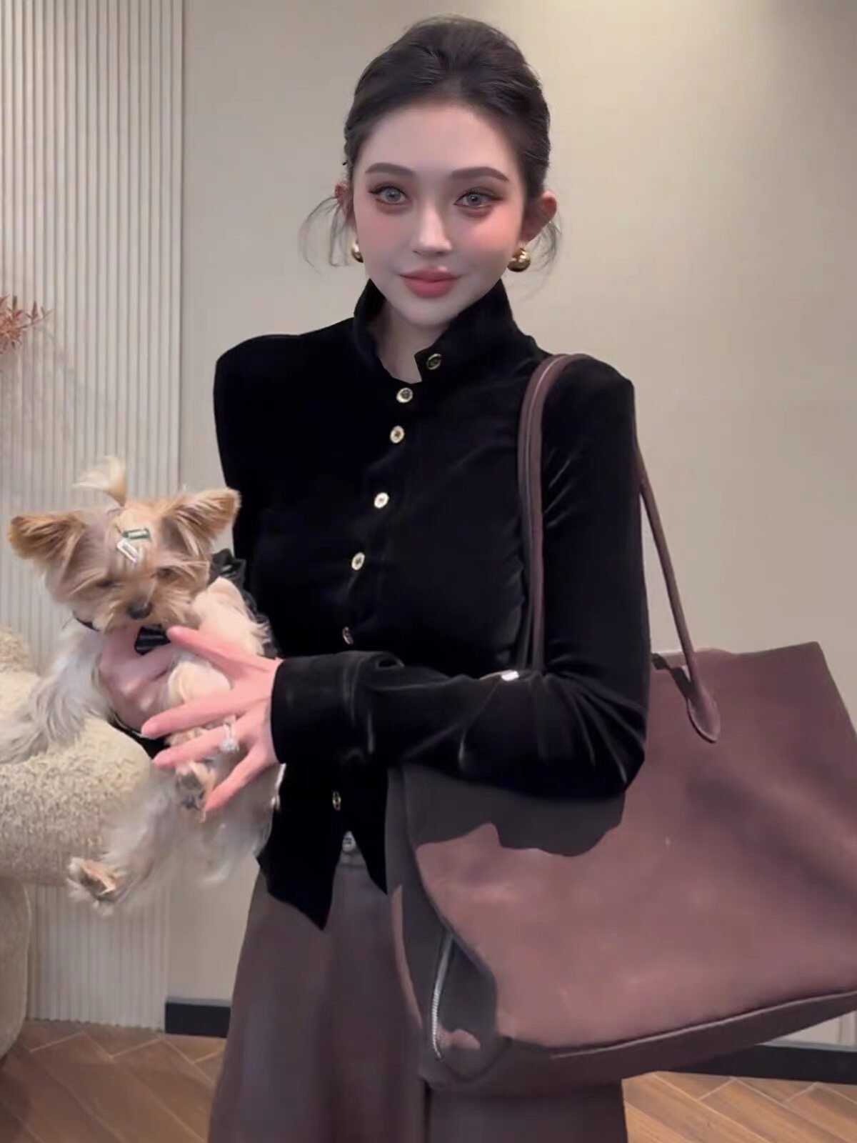 法式气质黑色立领丝绒长袖T恤女初秋季新款收腰显瘦百搭翻领上衣
