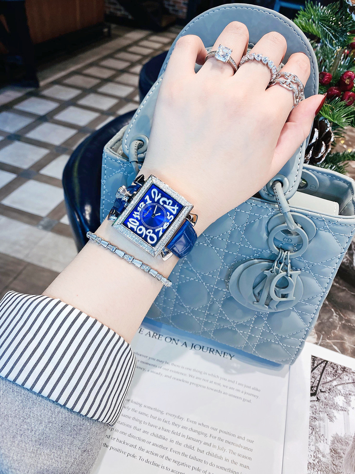 正品DAVENA蒂玮娜欧美复古手表真皮休闲女表防水学生石英表时装