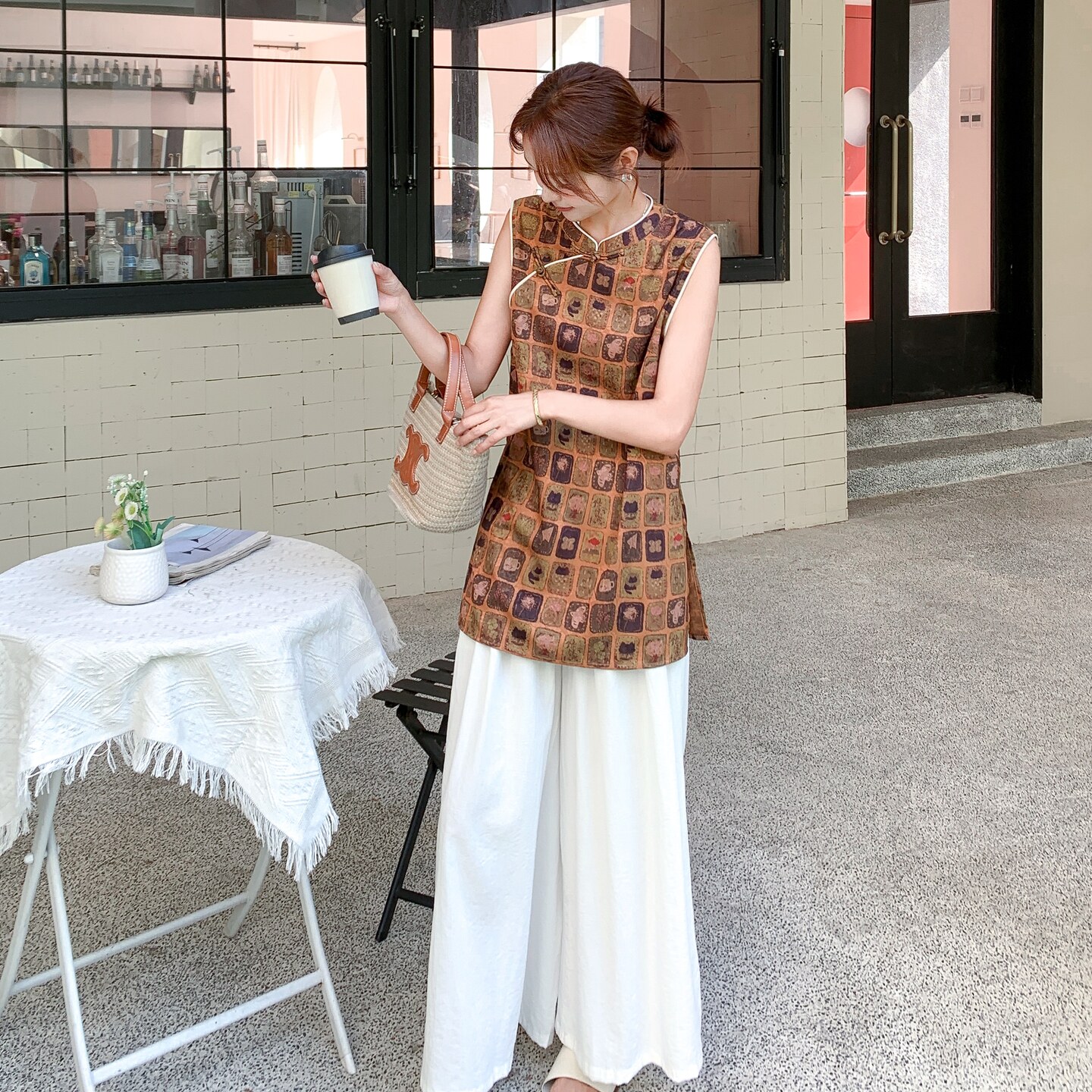 夏季新款轻国风盘扣印花无袖上衣白色阔腿裤女气质高级感两件套装