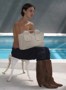 Paloma Wool23款 Big Cornelia全皮翻盖口袋单肩包 大