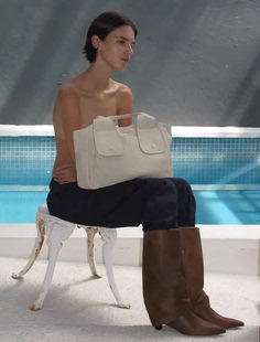 Paloma Wool23款 Big Cornelia全皮翻盖口袋单肩包 大