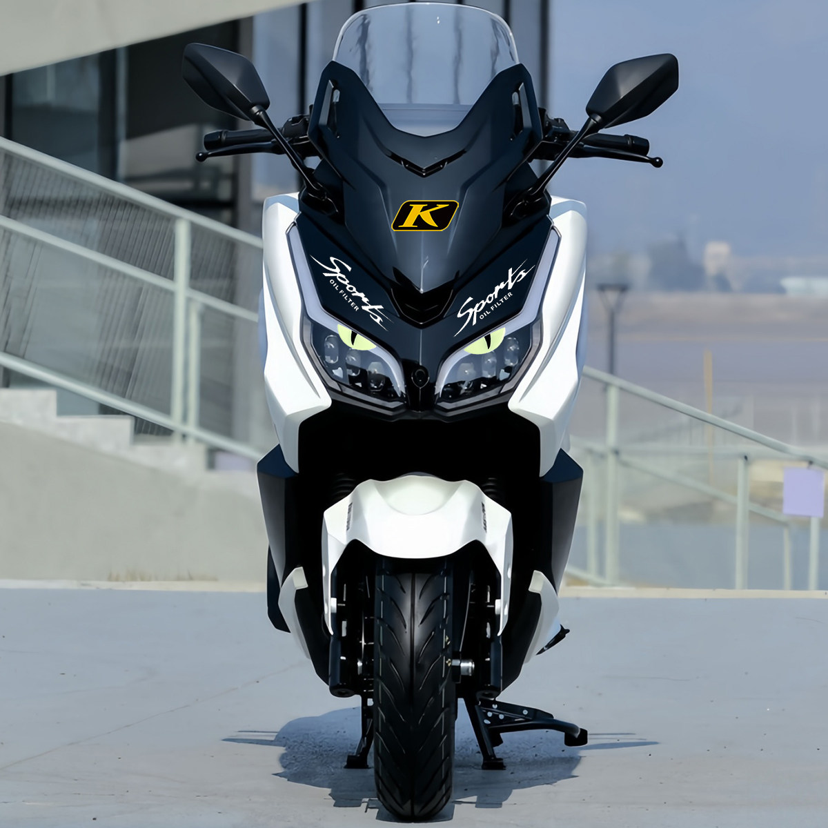 适用南方飞鲨150摩托车头立体恶魔夜光贴纸改装车身装饰配件拉花