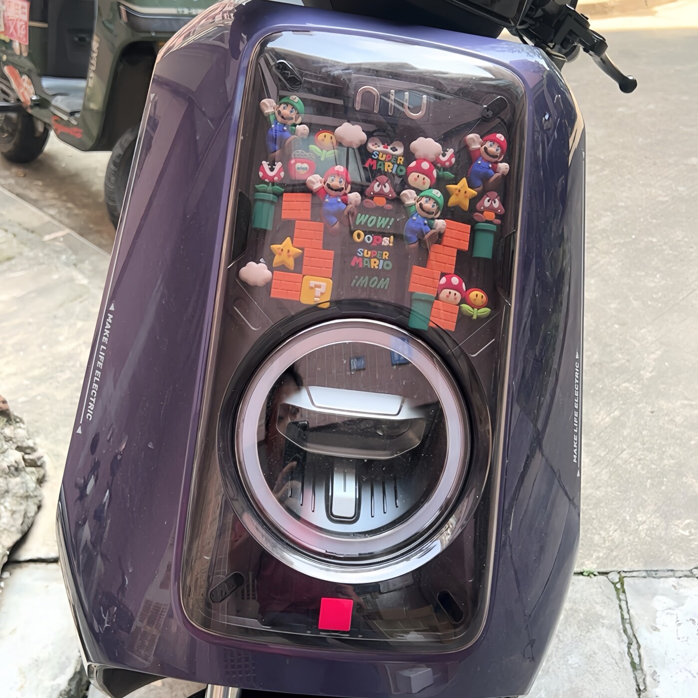 适用于26款小牛NX风速版车头橱窗内部改装立体马里奥软胶装饰贴纸