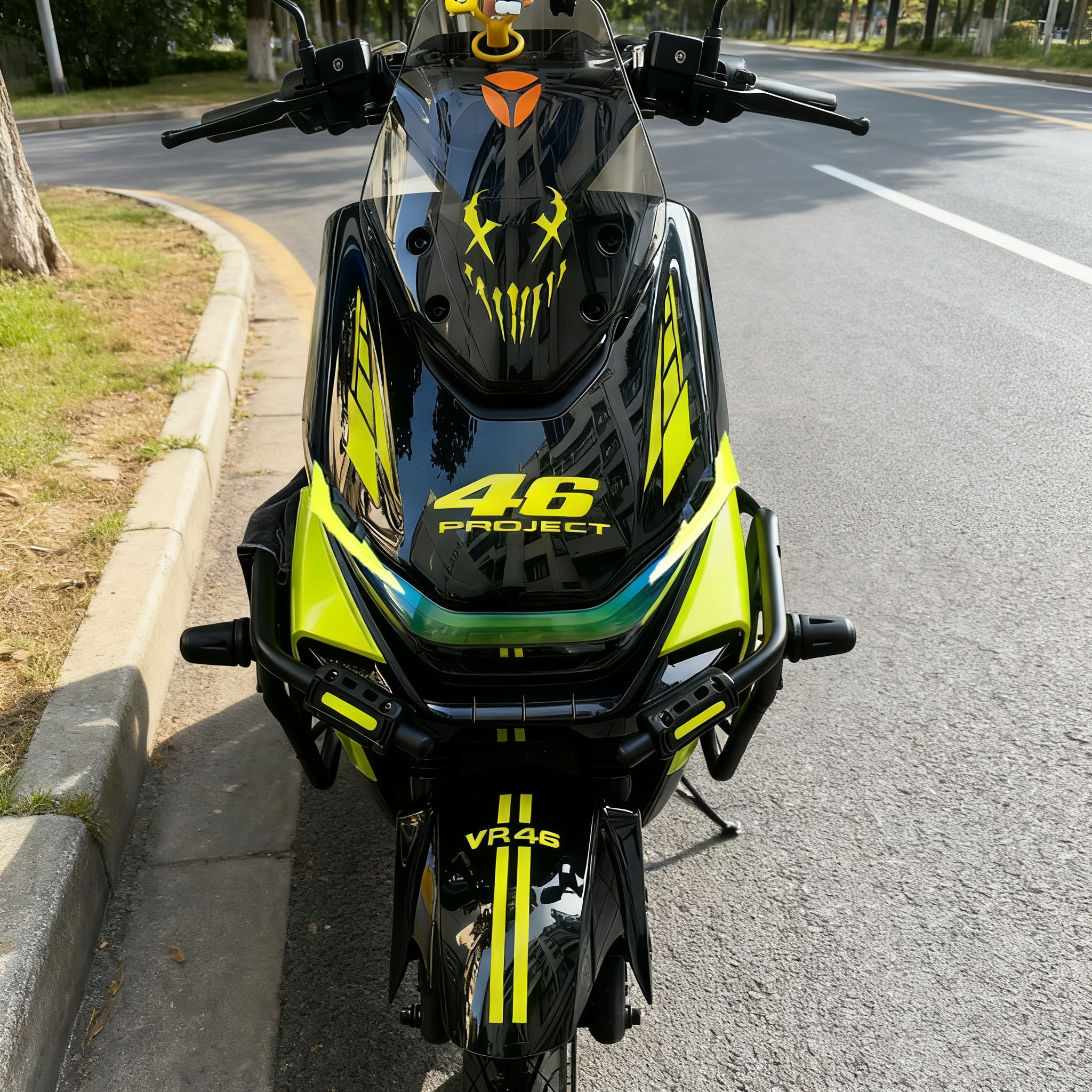 适用雅迪冠能S白鲨90/70改装贴纸
