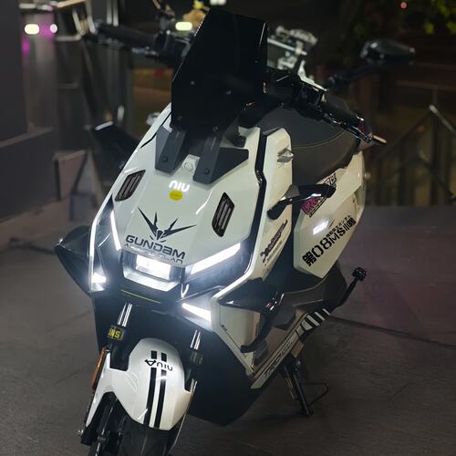 适用小牛FXT/FX高达车头反光贴纸