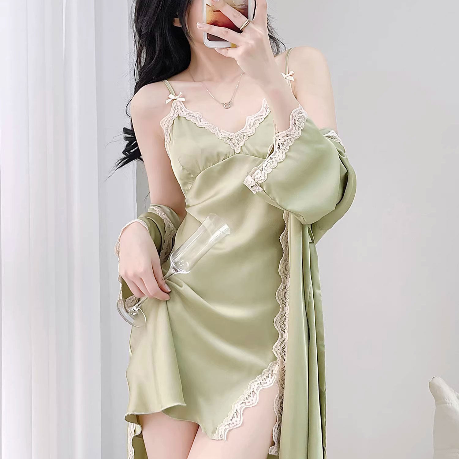 2026新款睡衣性感女款夏季冰丝蕾丝纯欲开叉吊带带胸垫睡裙小个子