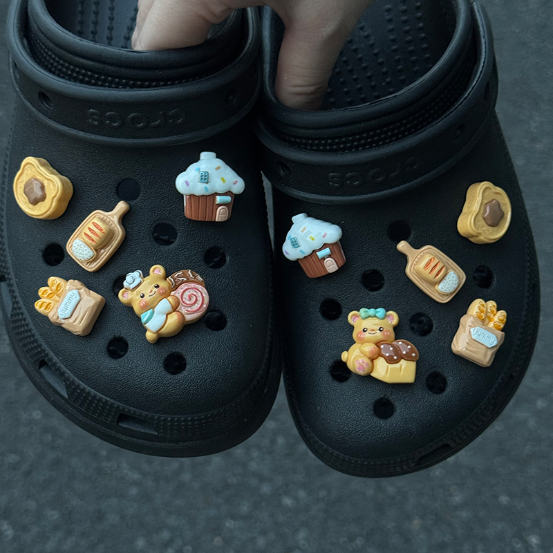 原创搭配厨师小熊洞洞鞋鞋花法棍鞋扣适配crocs装饰扣