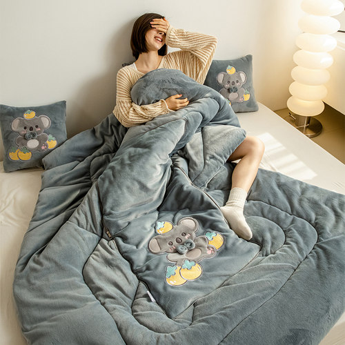 A类母婴级升级加厚牛奶绒抱枕被