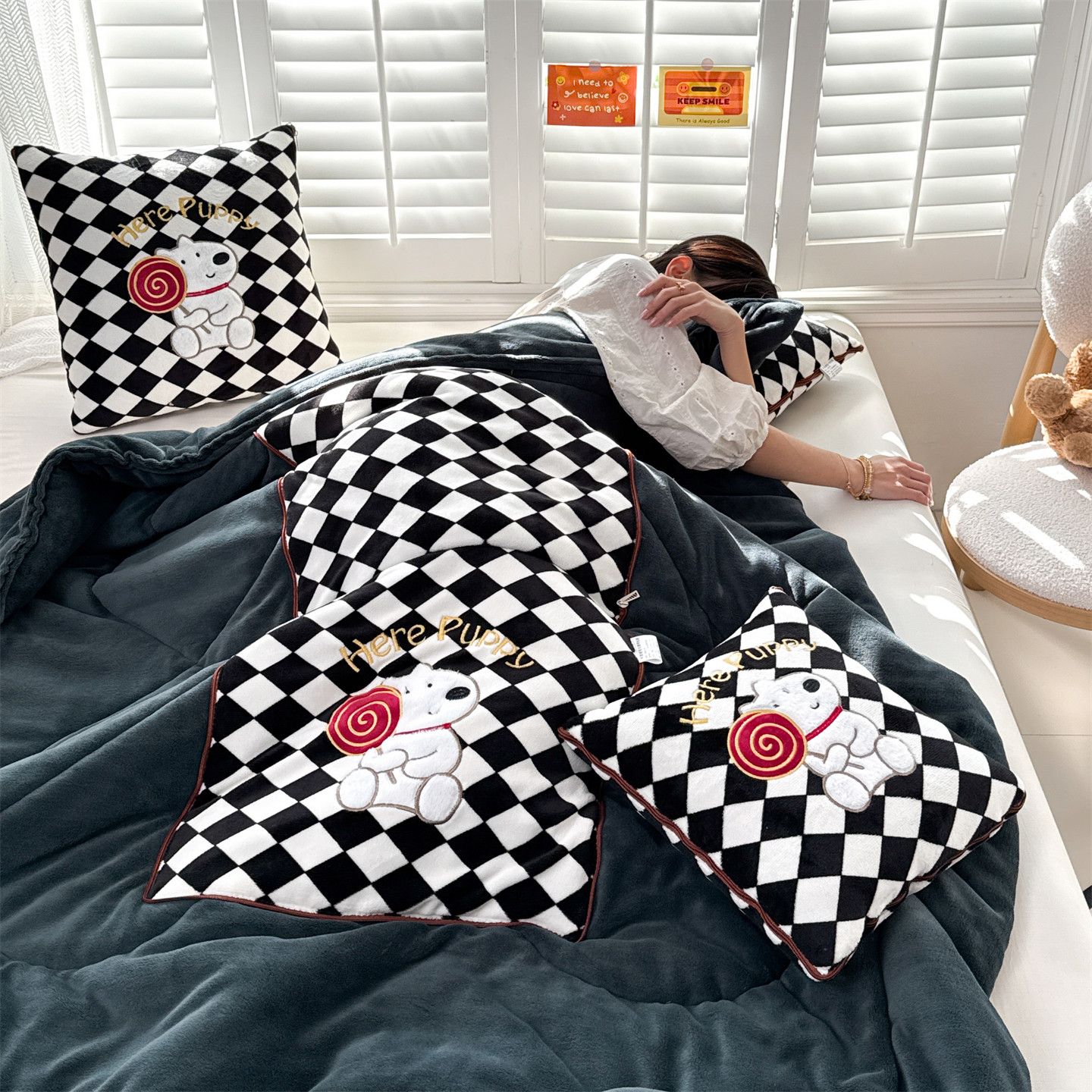 多巴胺抱枕被两用加厚牛奶绒毛毯