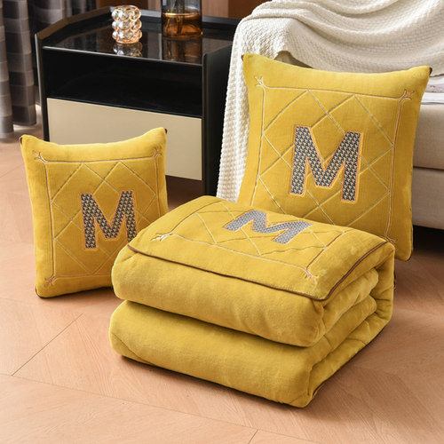 薇尔菲娜二合一抱枕被加厚牛奶绒