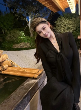 韩雨嘉【高智感】手工撕拉毛边披肩系带 多穿法斜裁衬衫